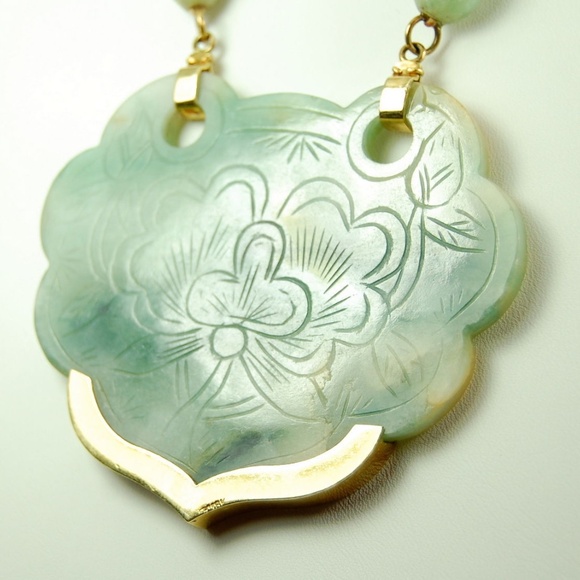 14K AND 18K YELLOW GOLD LARGE JADE CARVED PENDANT NECKLACE - Picture 11 of 13